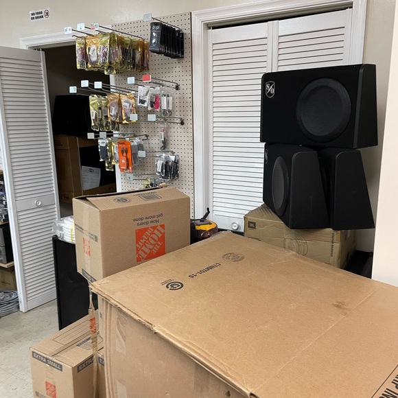 Mystery box guaranteed 20 items for a box of $20 items guaranteed worth more $20 - Picture 4 of 11